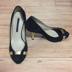 Laundry by Shelli Segal Black suede heels